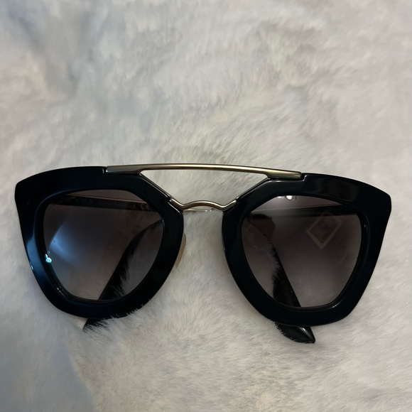 PRADA cat eye black sunglasses. Excellent condition! - Picture 2 of 4